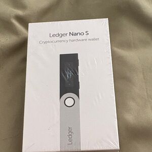 Ledger Nano S Cryptocurrency Hardware Wallet